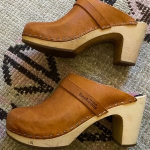 Swedish Hasbeens Super High Tan Clogs